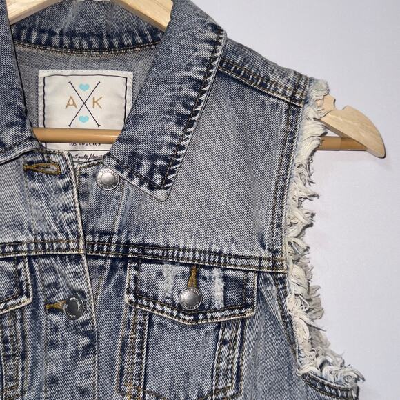 Angel Kiss Distressed Denim Frayed Armholes Jean Vest Womens size medium - Picture 3 of 10